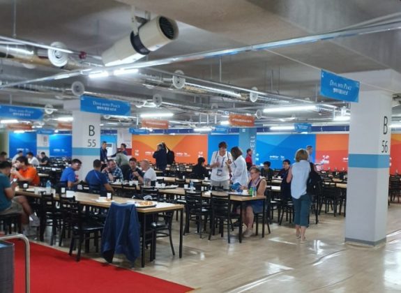 04237b3e24e34a54613aec5b1779b40b