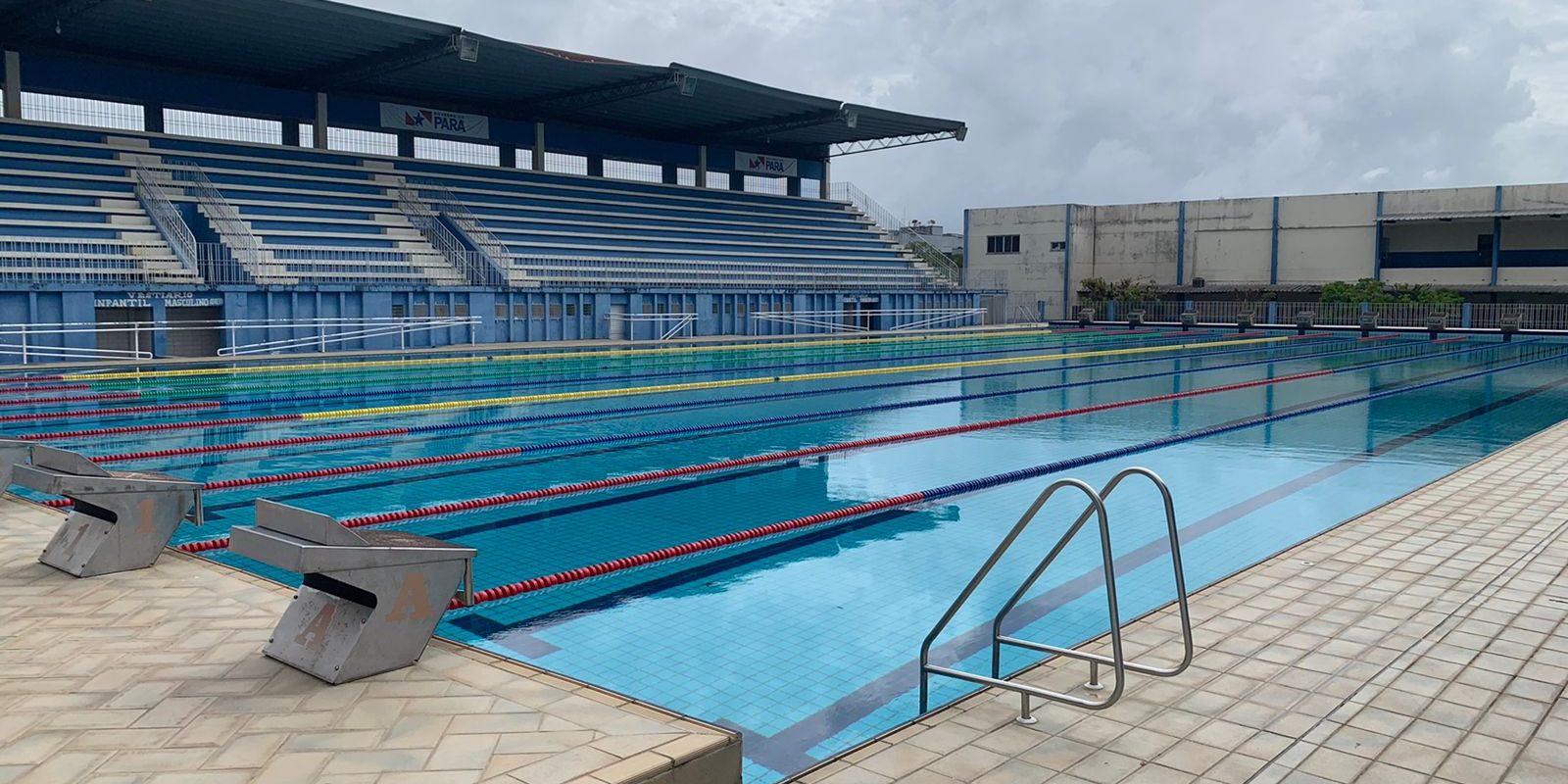 FGBns2OWYA8dZ_F.jpg-large