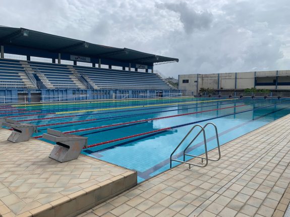 FGBns2OWYA8dZ_F.jpg-large